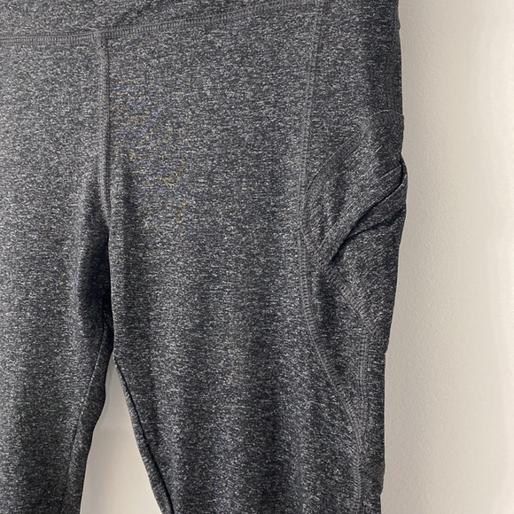 Forever 21 XXI Women’s workout charcoal grey capri pants - size small - Picture 2 of 5